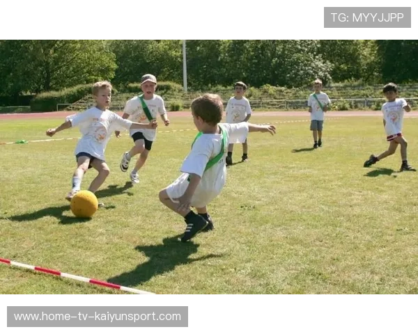 球迷组织与俱乐部合作开展社区服务项目加强互动，社区球队